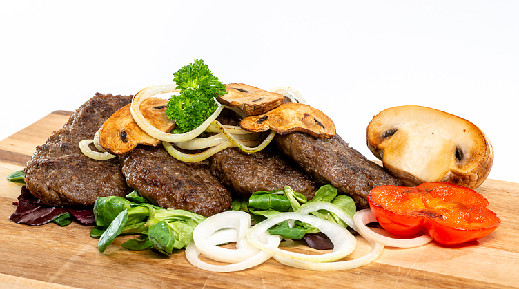 Minced meat patties halal hand cooked 100g   kg