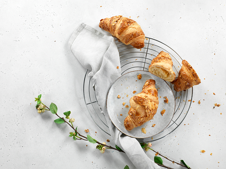 Croissant mandel   48x95g
