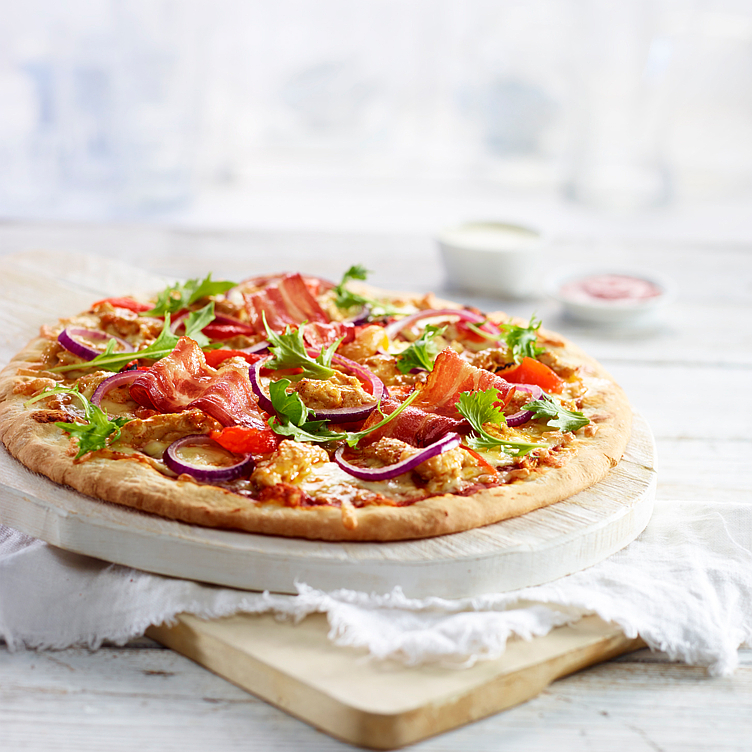 Italiensk pizza m/saus og ost prebakt ca30cm  10stk