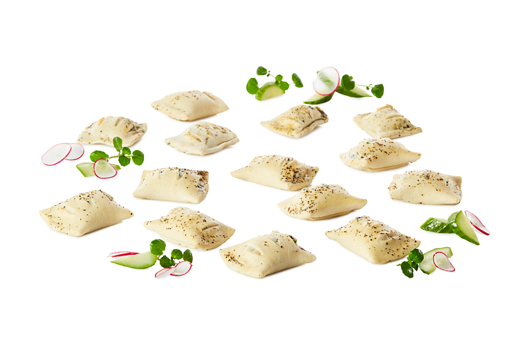 Puff pastry snacks w/ smoked salmon 30g   3,4kg