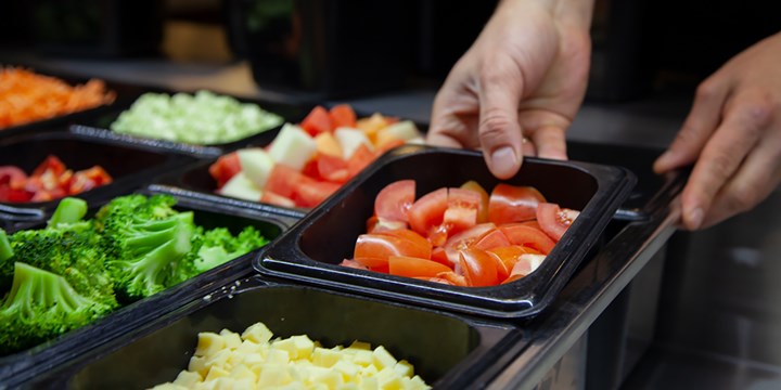 Slik øker du lønnsomheten i salatbaren i kantinen