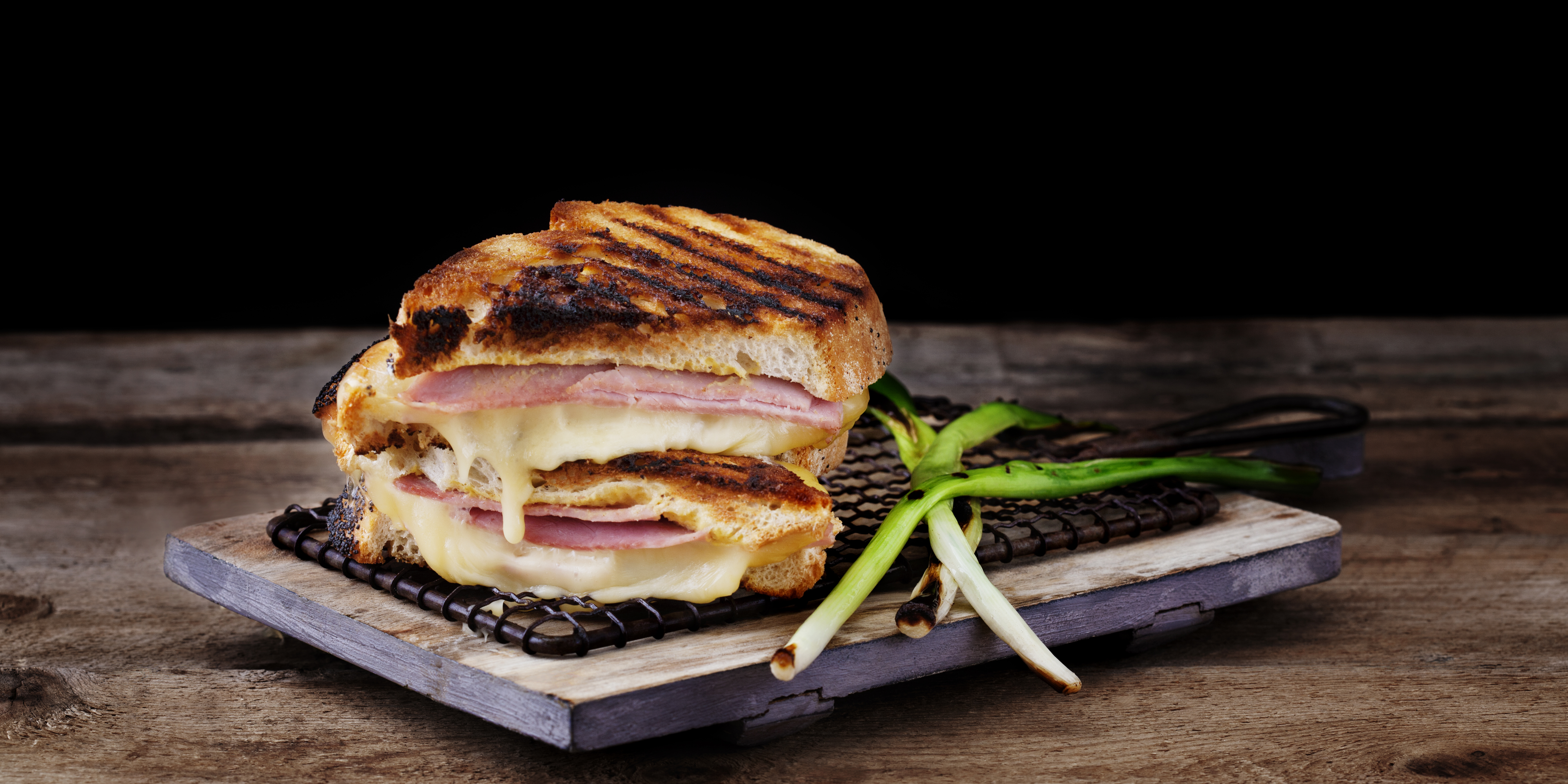 Smakfull påsmurt og toast med ekte ost