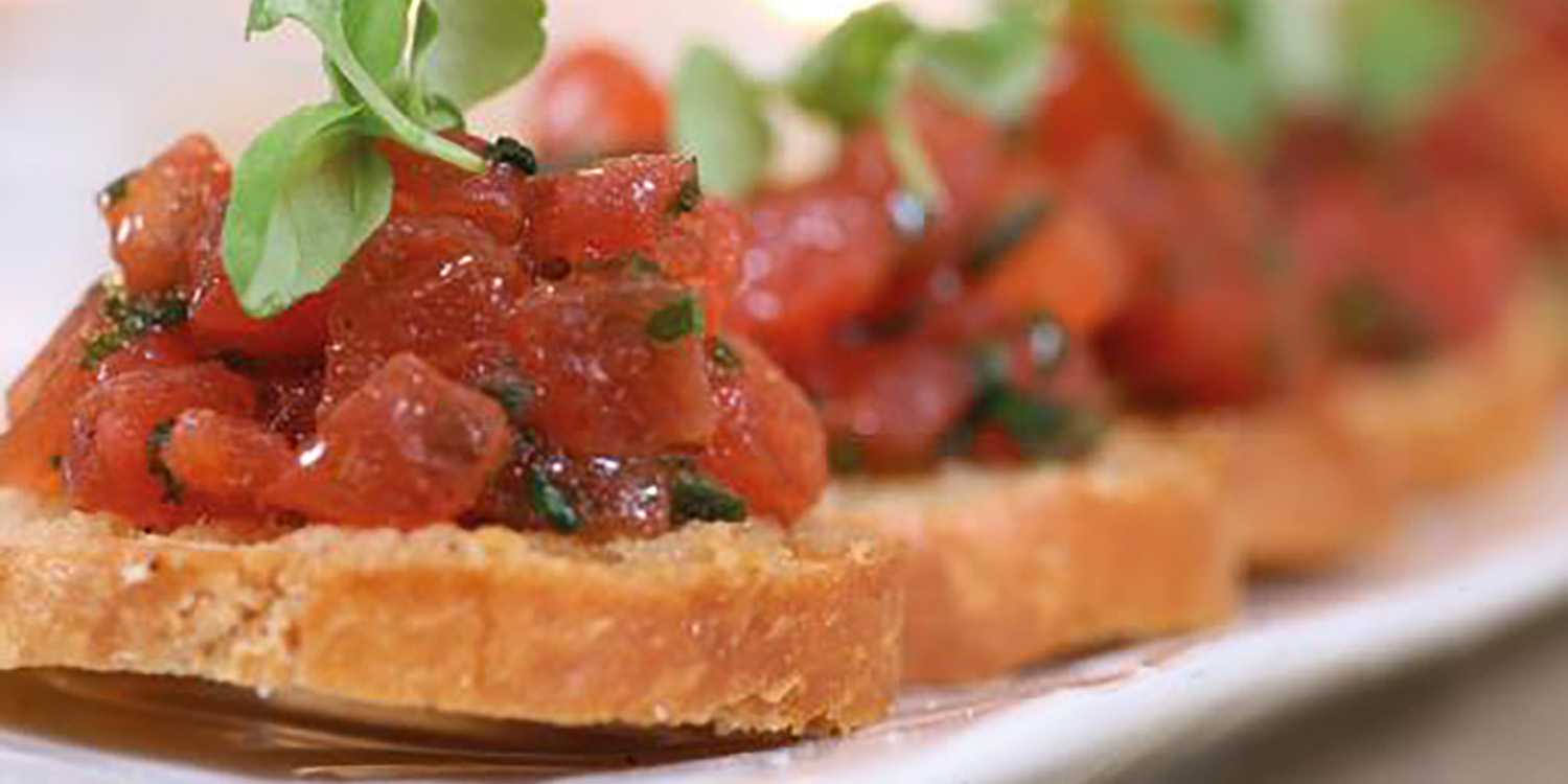 OPPSKRIFT - Crostini med tomatconcassé